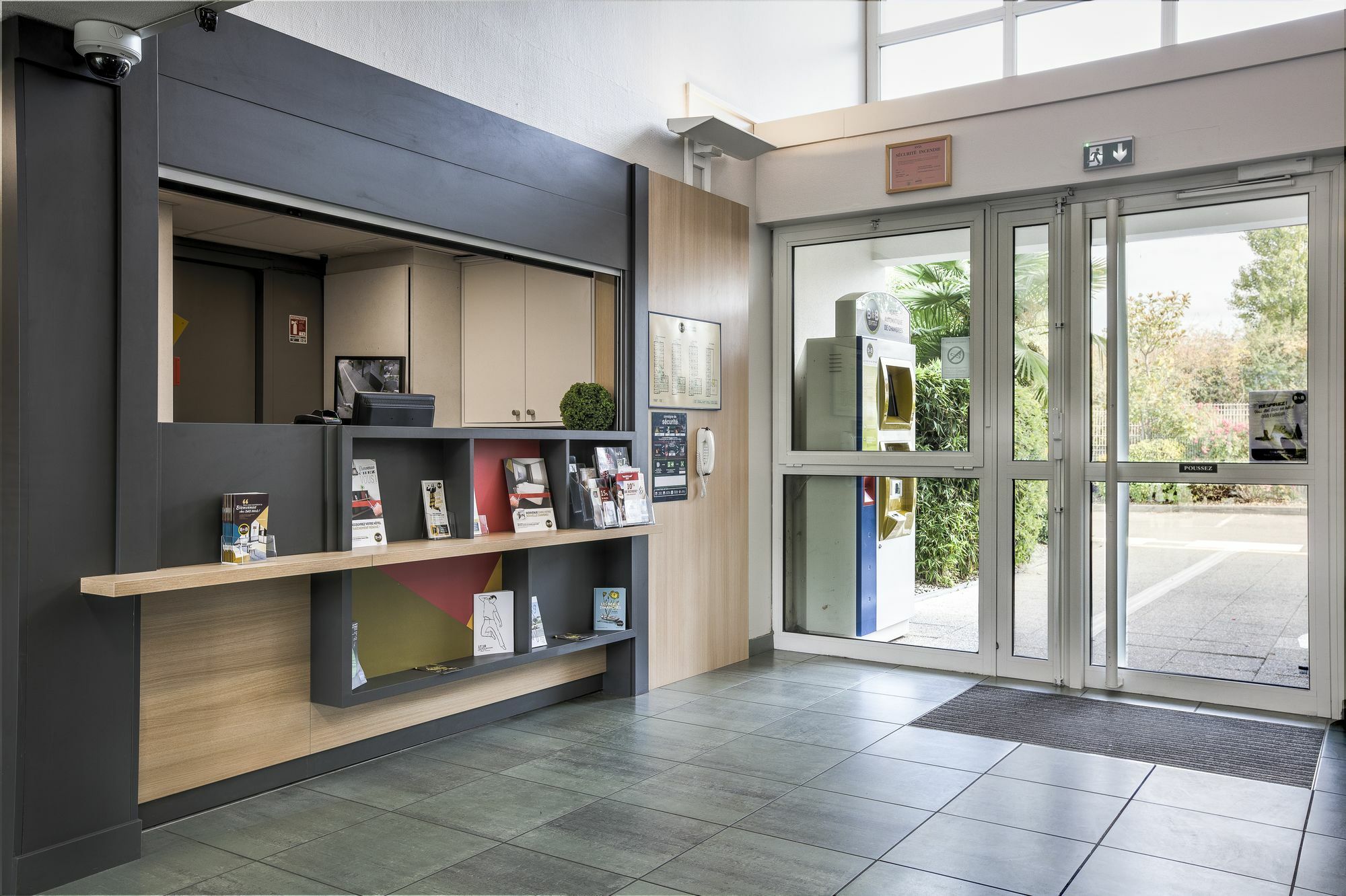 B&B Hotel Beauvais Allonne  Exteriör bild